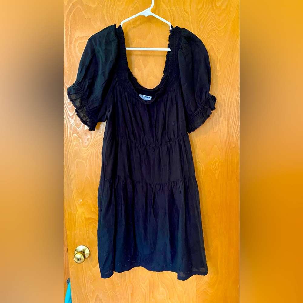 Old Navy puff sleeve black dress.